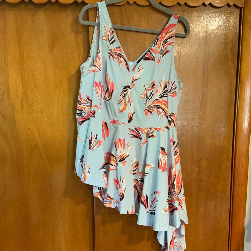 Asymmetric sexy top.